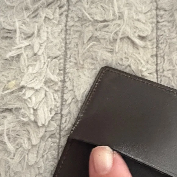 Louis Vuitton checkbook holder - Picture 9 of 12